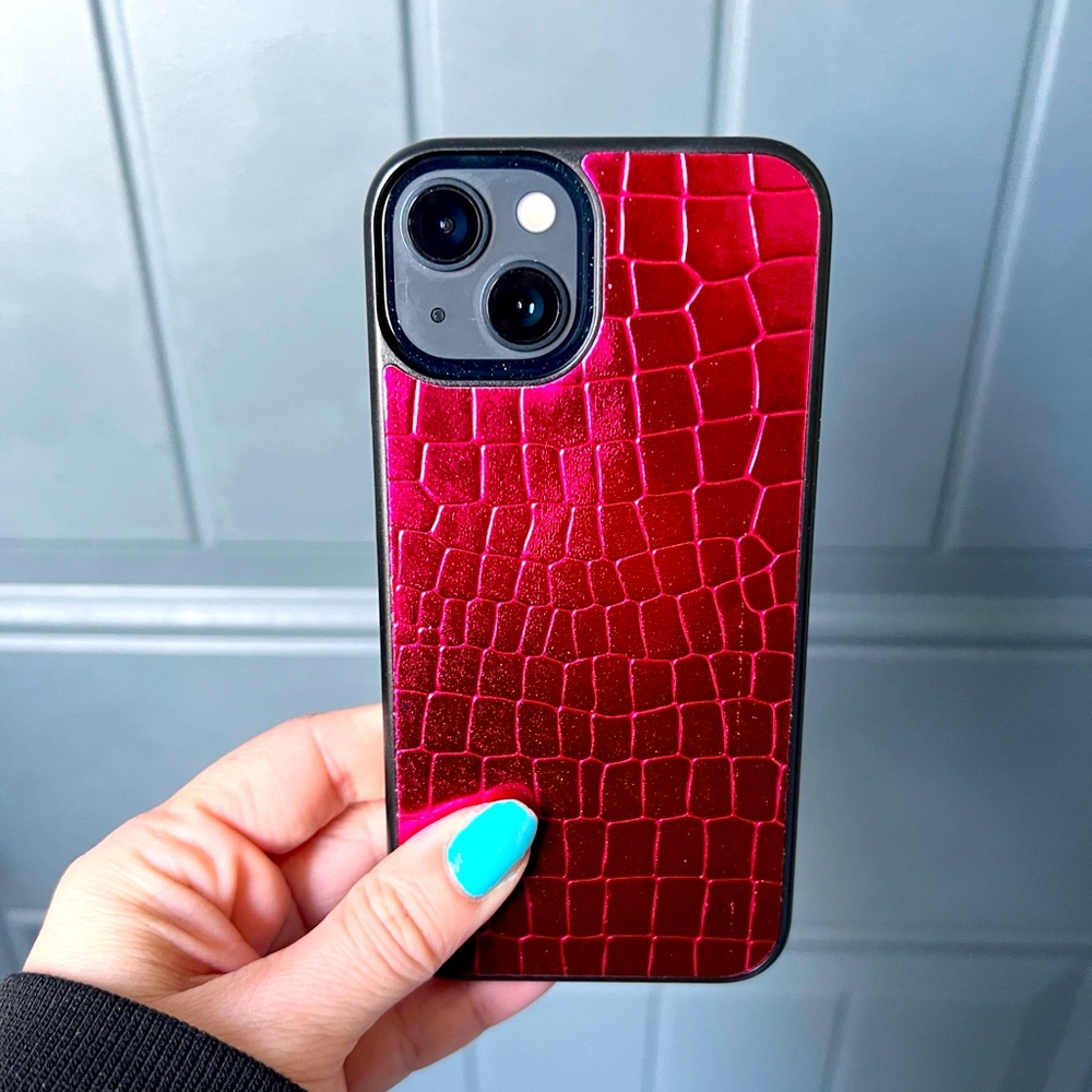 Rachel Zoe Metallic Crocodile Hot Pink Smartphone Case for Apple iPhone 14/13